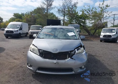 2011 Toyota Sienna Xle/Limited z USA, uszkodzony, nr VIN 5TDDK3DC1BS004057